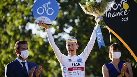 Záverečná etapa Tour de France v réžii Van Aerta Pogačar obhájil titul