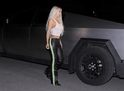 Kim Kardashian Braless Big Breasts Beverly Hills Hot Celebs Home