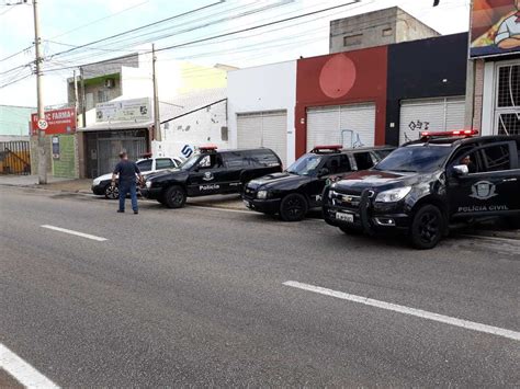 Quadrilha Suspeita De Aplicar Golpes Em Vendas De Carros De Luxo é