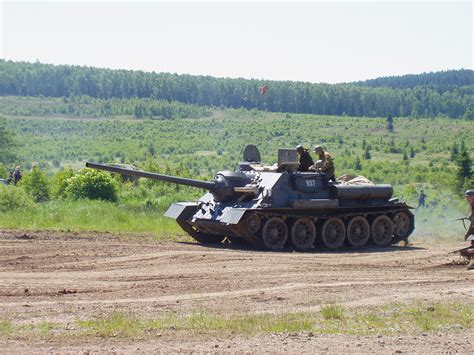 SU-100 Photos Page 1