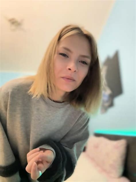 Sexy Blonde Annie 2024 05 16 225153