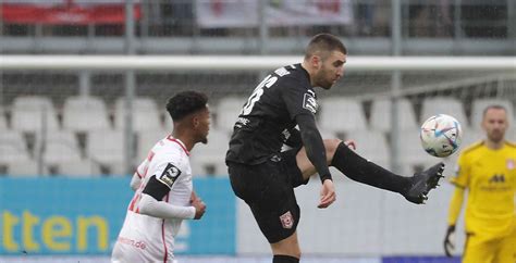 Hey hier kommt Alex Hallescher FC e V Hallescher Fußball Club