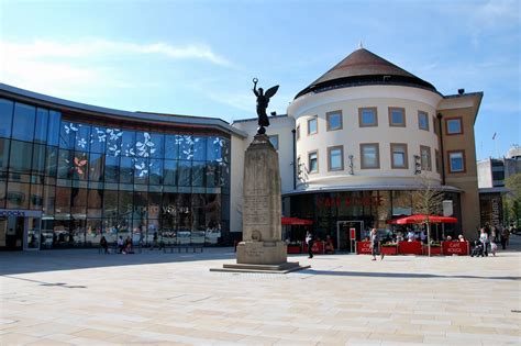 Living in Woking - Area Guide | Foxtons