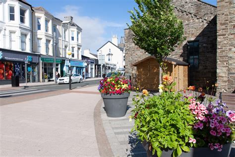 Mantons Manx Shop Fronts