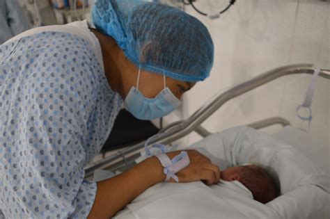 La Unidad De Cuidados Intensivos Neonatales Recupera La Vida