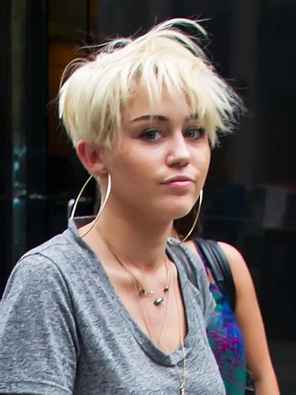 miley-cyrus-asymmetrical-pixie-haircut | Studio 417 Salon | 417.866.6455