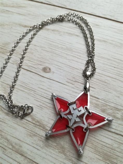 Kingdom hearts wayfinder necklace - Geek and Artsy