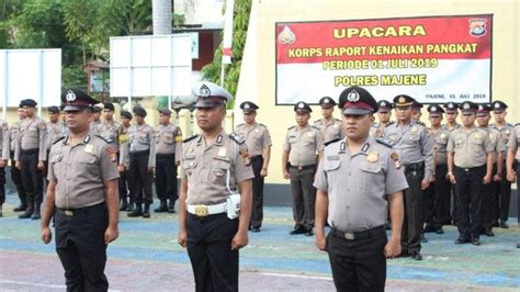 Belasan Personel Polres Majene Dapat Kado Naik Pangkat Di Hut Ke