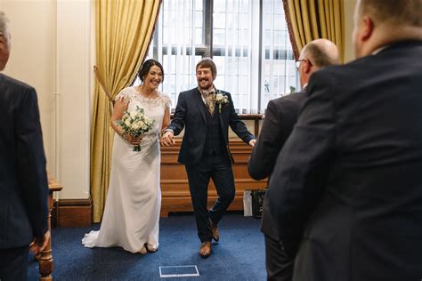 Sheffield Town Hall Wedding - R & C — Captured Life Photography