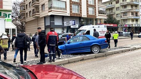 Ankara Da Otomobiller Kafa Kafaya Arp T Yaral Son Dakika