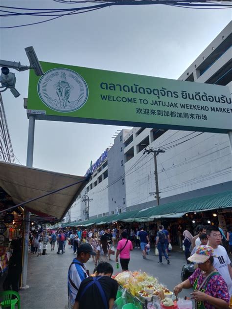 Top 10 Bangkok Shopping Markets - Chronicles of a World Traveller