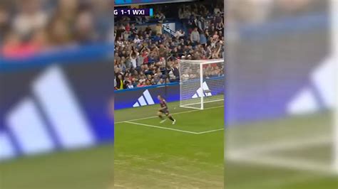 Bolt Si Rompe Il Tendine D Achille A Stamford Bridge Giocando A Calcio