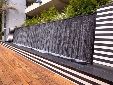 Water Wall Adds Dramatic Impact to Outdoor Space - California Waters