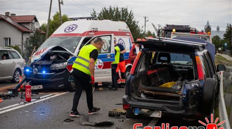 Gorlice Aktualno Ci Szymbark Wypadek Z Udzia Em Karetki Na Dk W