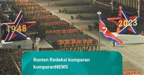 Kim Jong Un Pamer Rudal Nuklir Di Parade Militer Korut Kumparan