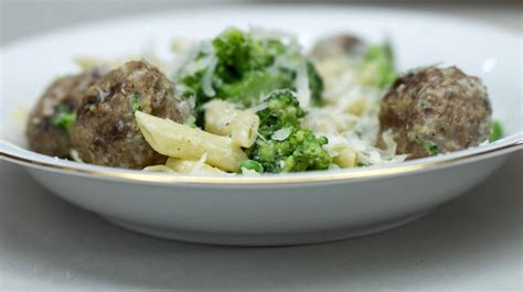 Penne Met Gegrilde Gehaktballetjes En Broccoli Dagelijkse Kost