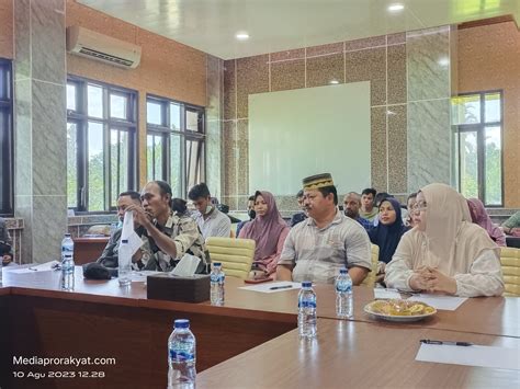 DPRD Teluk Bintuni Lakukan Rapat Dengar Pendapat Dengan PKL Untuk Cari