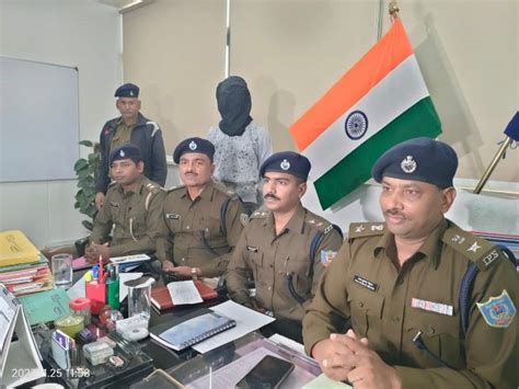 The person making nude videos of girls arrested लडकय क नयड वडय बनन वल गरफतर