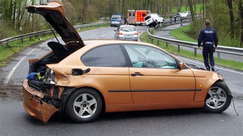 Drei Verletzte Nach Unfall Hoher Sachschaden Aachener Zeitung