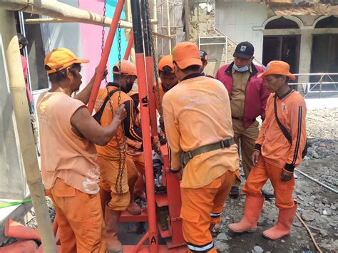 16 Sumur Resapan Di Kampung Gembira Gembrong Di Bangun PPSU Ipol Id