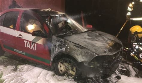 Se incendia taxi por corto circuito fue declarado pérdida total xeu