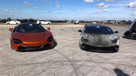 Modifiyeli bir Huracan Performante McLaren 720S ile yarışta