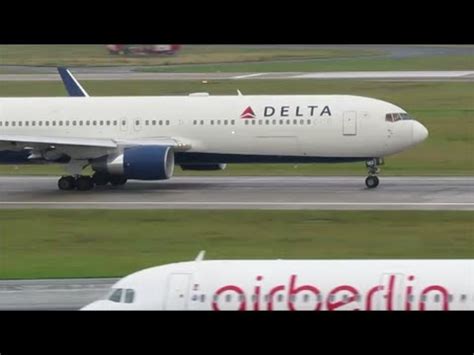 Delta Air Lines Boeing Winglets N Dn Takeoff At Dus Youtube