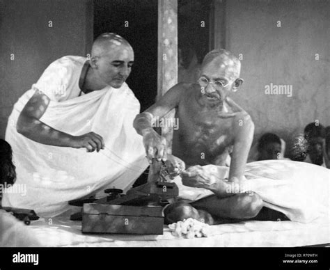 Mahatma gandhi spinning wheel charkha hi-res stock photography and ...