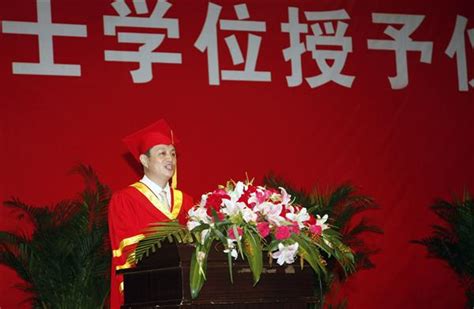 我校隆重举行2011届本科毕业生学士学位授予仪式 金陵科技学院