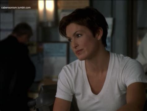 See Olivia Benson S Hair Evolution Through 21 Seasons Of Law Order Svu