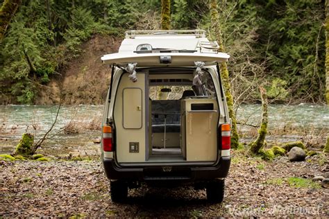 1994 TOYOTA Hiace 4wd Camper Van — Vanlife Northwest