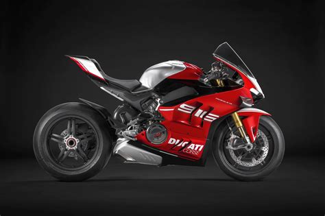 Motorrad Vergleich Yamaha R1M 2024 Vs Ducati Panigale V4 SP2 30