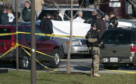 Virginia Tech Shooting Shots Fired At Virginia Tech At Least 2 Dead Huffpost