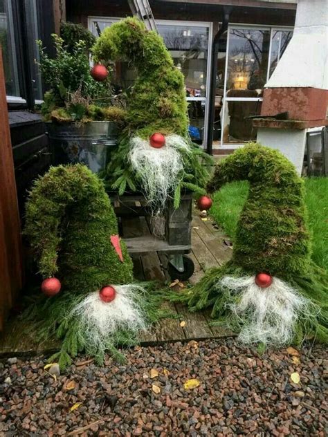 What A Fabulous Idea Using Pine Branches To Make These Christmas