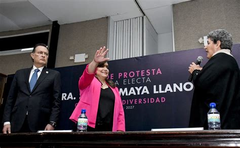 Toma Protesta Silvia Amaya Llano Nueva Rectora De La UAQ