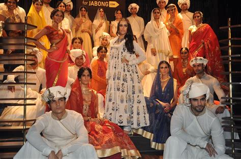 Bollywood Hot Sexiest Actress Shraddha Kapoor Ramp Walk For Jabong PP Collection HD Photos