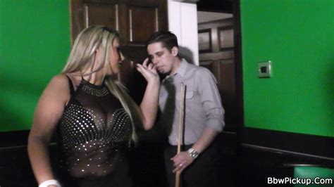 Glamorous Fattie In Expensive Outfit Spreads Her Hairless Pussy On A Table Porn Pictures XXX