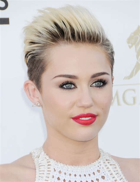 Miley Cyrus Blue Eyes