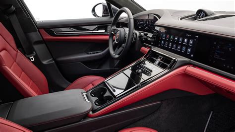 Porsche reveals interior of third-generation Panamera