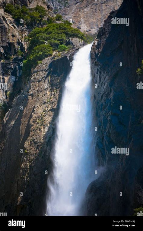 Yosemite Waterfall California Usa Stock Photo Alamy