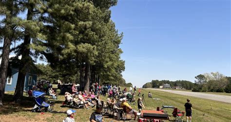 Eclipse Viewing at Holley Mountain – Holley Mountain Airpark