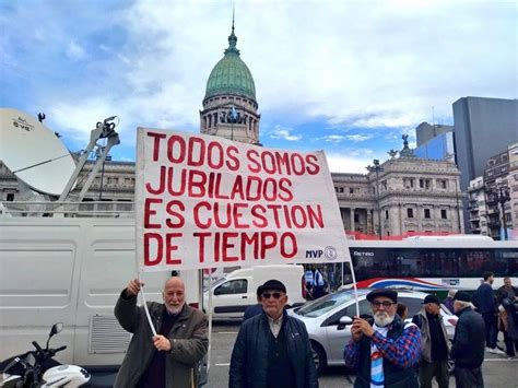 Jubilados Vuelven A Marchar Contra El Veto A La Ley De Movilidad