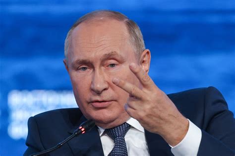 Vladimir Putin Threatens To Cut Off Europes Gas Completely If Eu