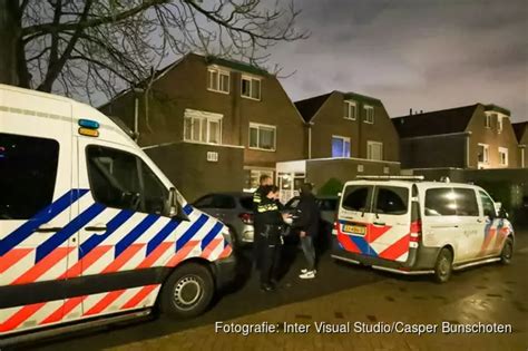 Bewoner Betrapt Inbrekers Op Heterdaad En Raakt Gewond Politie Zoekt