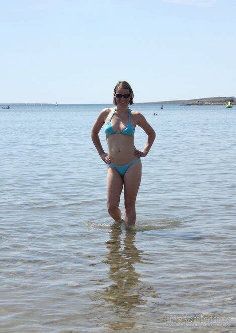 Bikini Model Shoia Ormi AI Enhanced SummerSunAndSea 002 Topaz Faceai