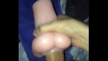 metiéndose en un coño artificial XVIDEOS