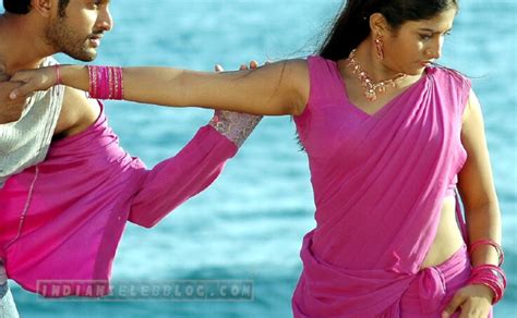 Gayathri Telugu Actress Msm1 3 Hot Sleeveless Saree Photo Starcelebblog