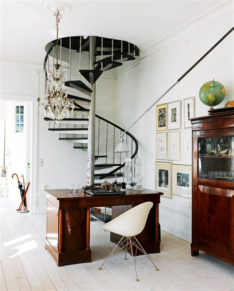 40 Breathtaking Spiral Staircases To Dream About Having In Your Home