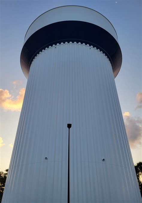 This giant water tower in my town. An absolute unit. : r/absoluteunit