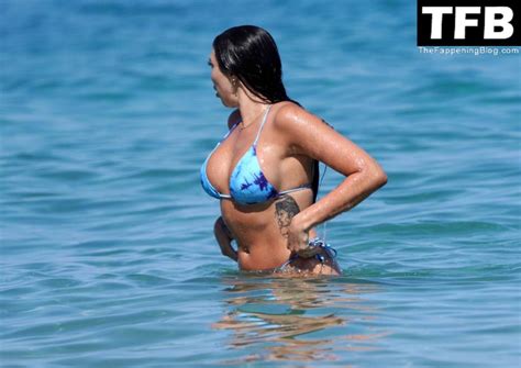 Tamara Joy Shows Off Her Sexy Bikini Body While Enjoying A Swim In